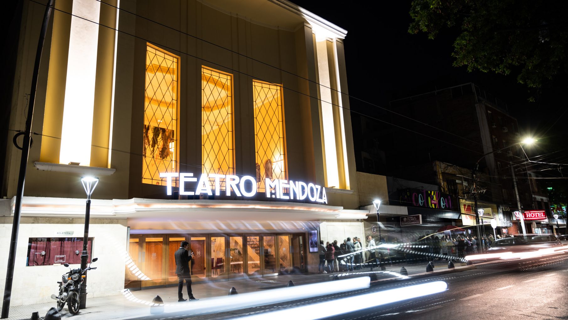 Abril en el Teatro Mendoza: Música, obras y humor